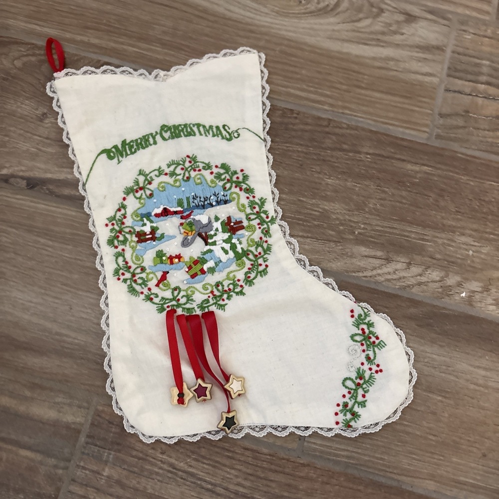 Bucilla Christmas Heirloom "Scenic Wreath" Candlewicking‎ Stocking Complete